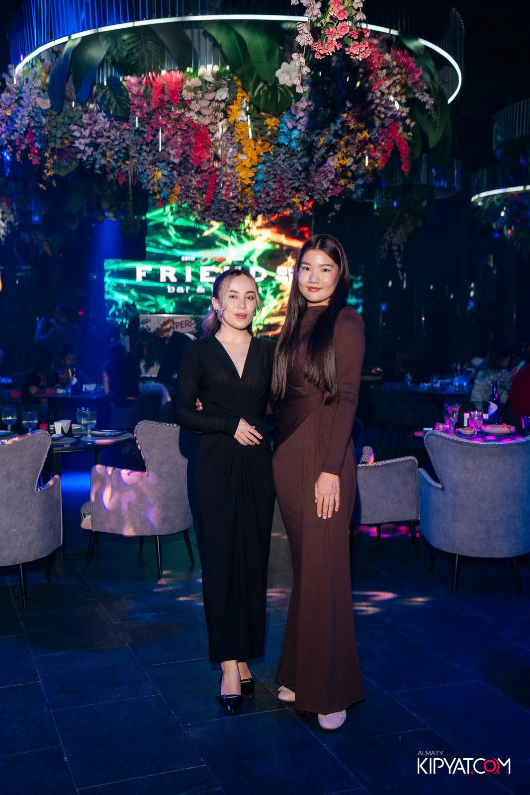 FRIENDS BAR & TERRACE. КИПЯТКОМ АЛМАТЫ!