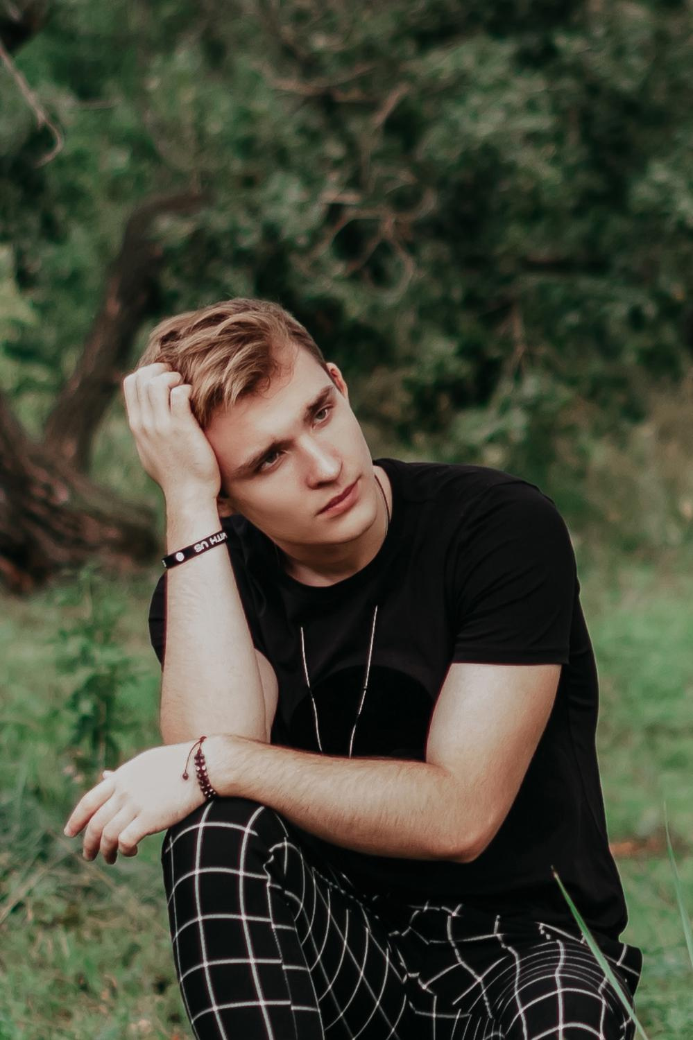 Артём. Съёмка в стиле фильма «Сумерки». Фотограф Регина Крикунова г. Красноярск