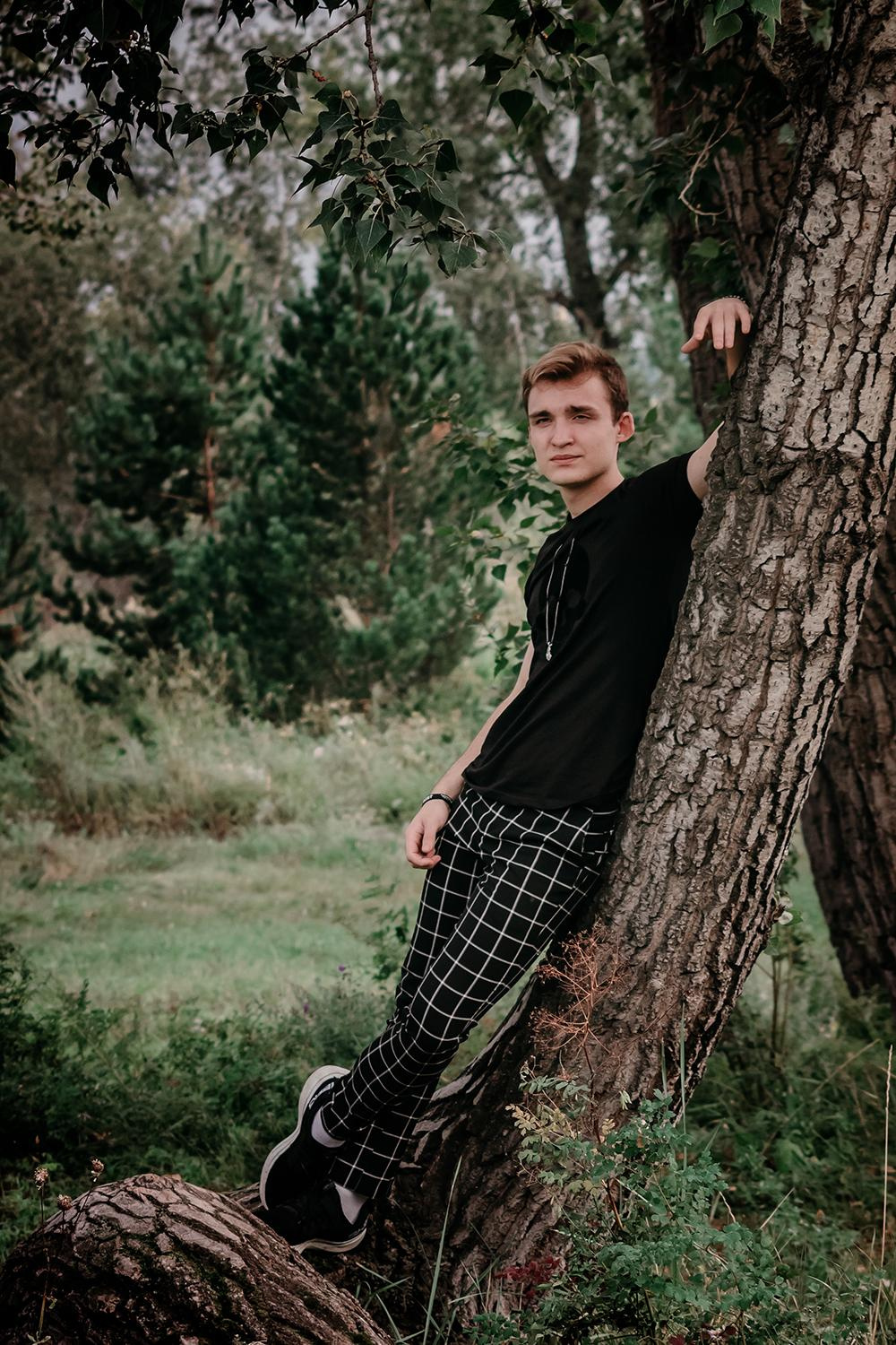 Артём. Съёмка в стиле фильма «Сумерки». Фотограф Регина Крикунова г. Красноярск