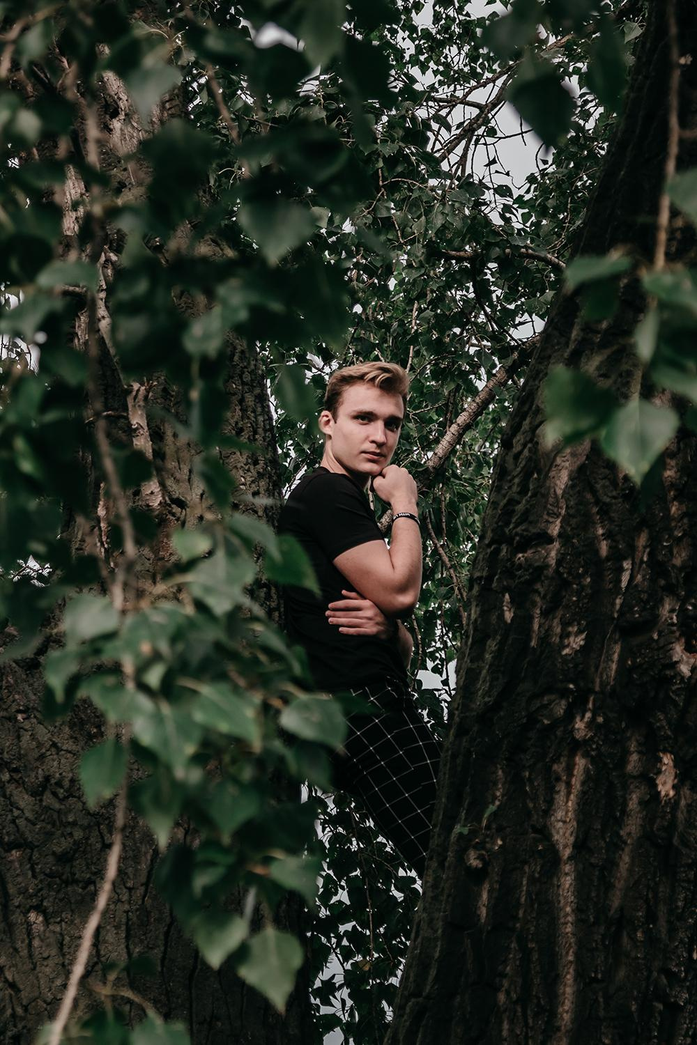 Артём. Съёмка в стиле фильма «Сумерки». Фотограф Регина Крикунова г. Красноярск