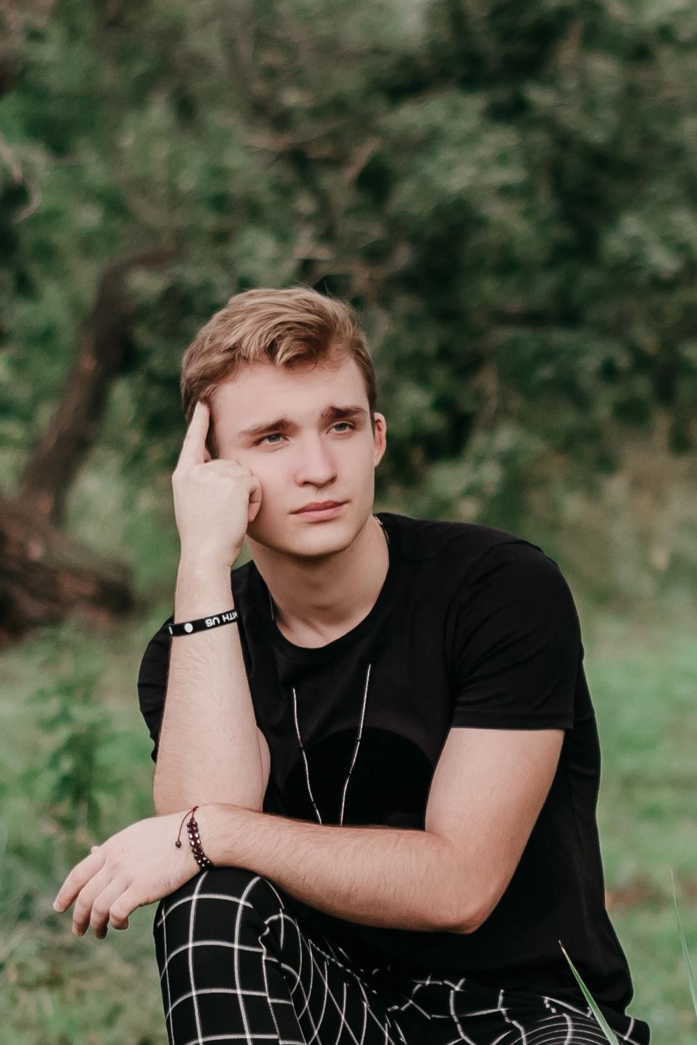 Артём. Съёмка в стиле фильма «Сумерки». Фотограф Регина Крикунова г. Красноярск