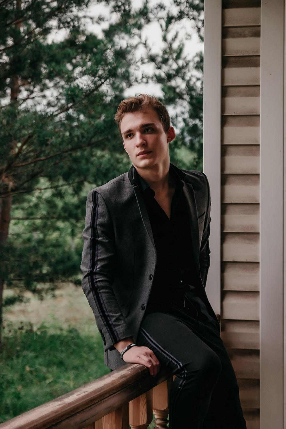 Артём. Съёмка в стиле фильма «Сумерки». Фотограф Регина Крикунова г. Красноярск