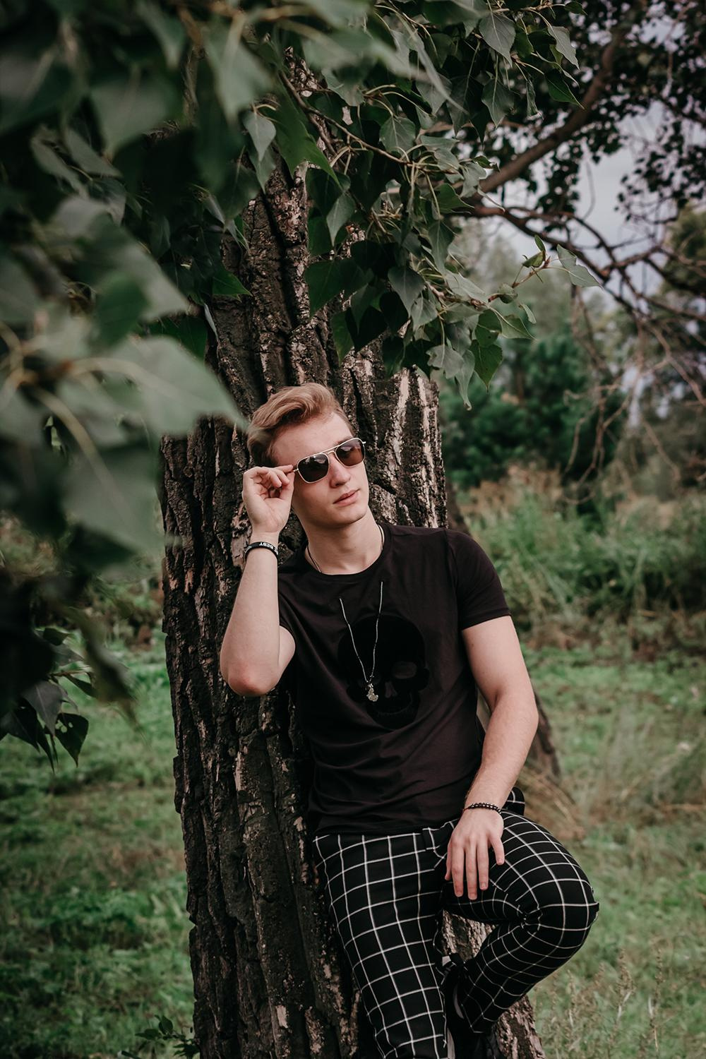 Артём. Съёмка в стиле фильма «Сумерки». Фотограф Регина Крикунова г. Красноярск