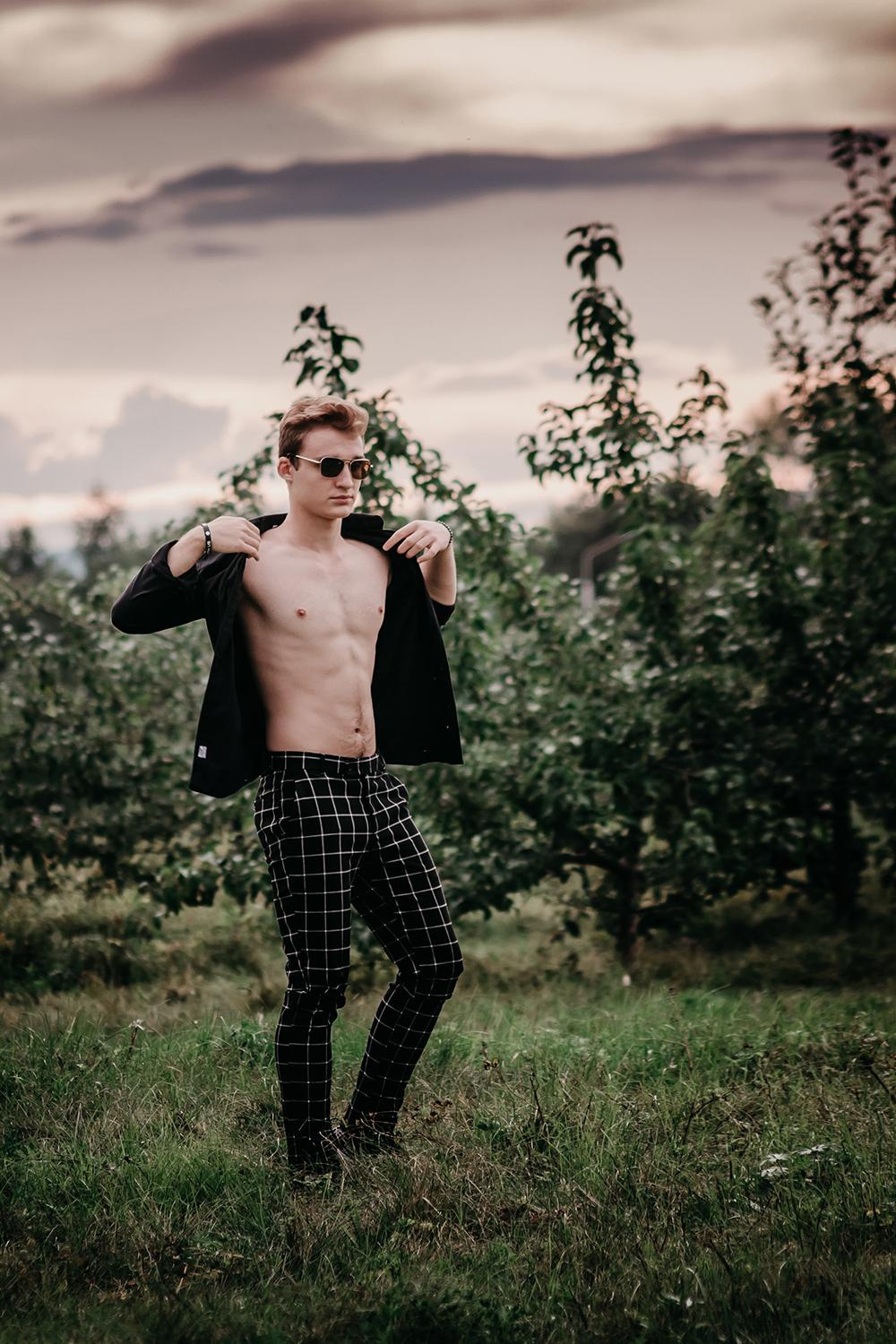 Артём. Съёмка в стиле фильма «Сумерки». Фотограф Регина Крикунова г. Красноярск