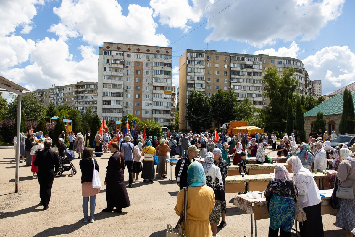 Архиерейское Богослужение в Неделю 4-ю по Пятидесятнице. Саратовское Северо-Западное благочиние