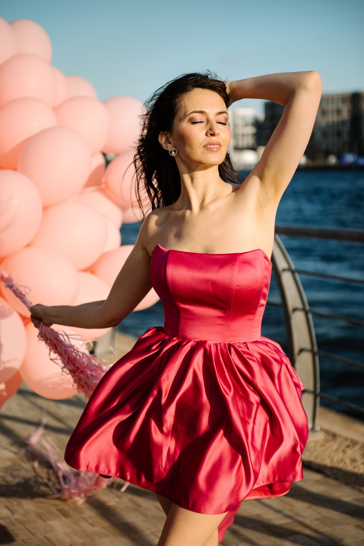 Индивидуальная. На заливе с шарами. Свадебный и сеейный фотограф в Санкт-Петербурге Елена Худякова