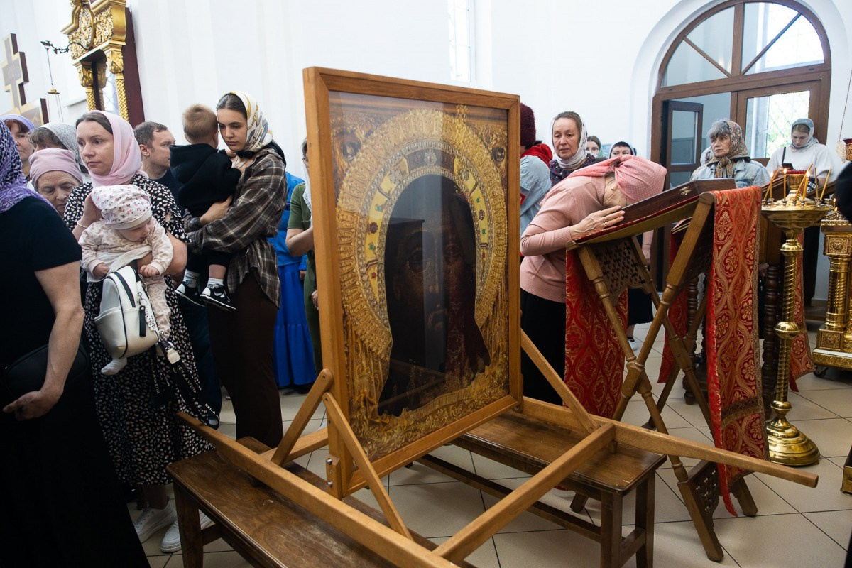 Архиерейское Богослужение в Неделю 4-ю по Пятидесятнице. Саратовское Северо-Западное благочиние
