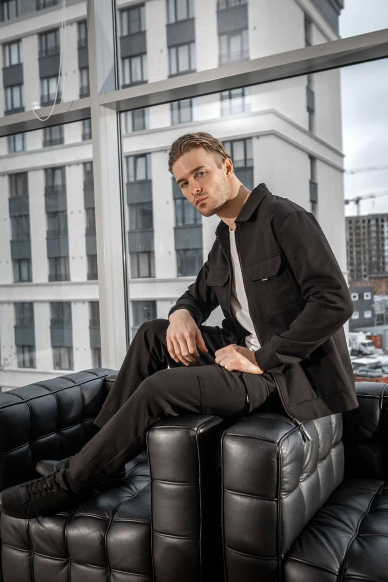 Яркие и стильные образы моделей для ваших рекламных кампаний.