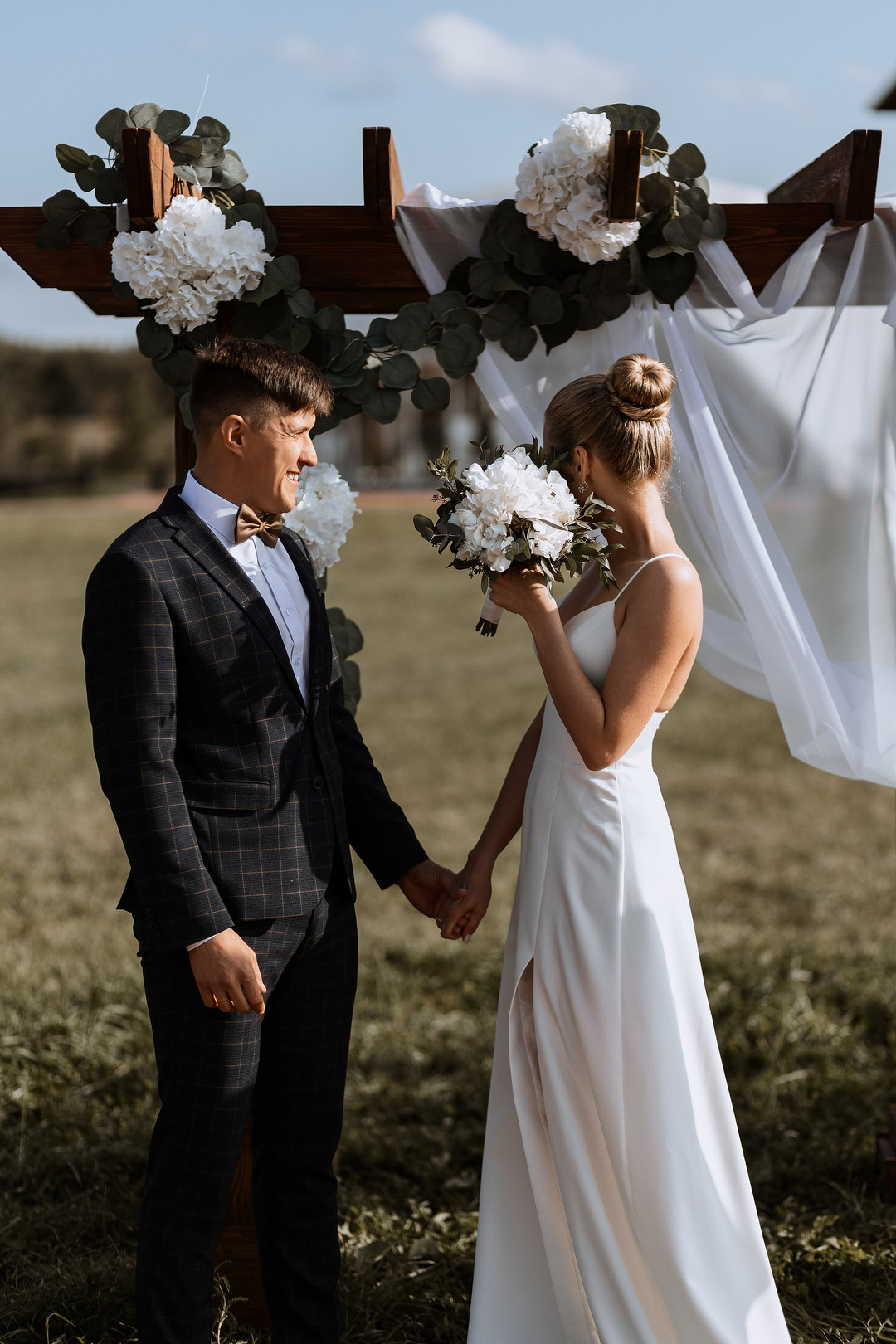  Украшение стола на свадебном банкете