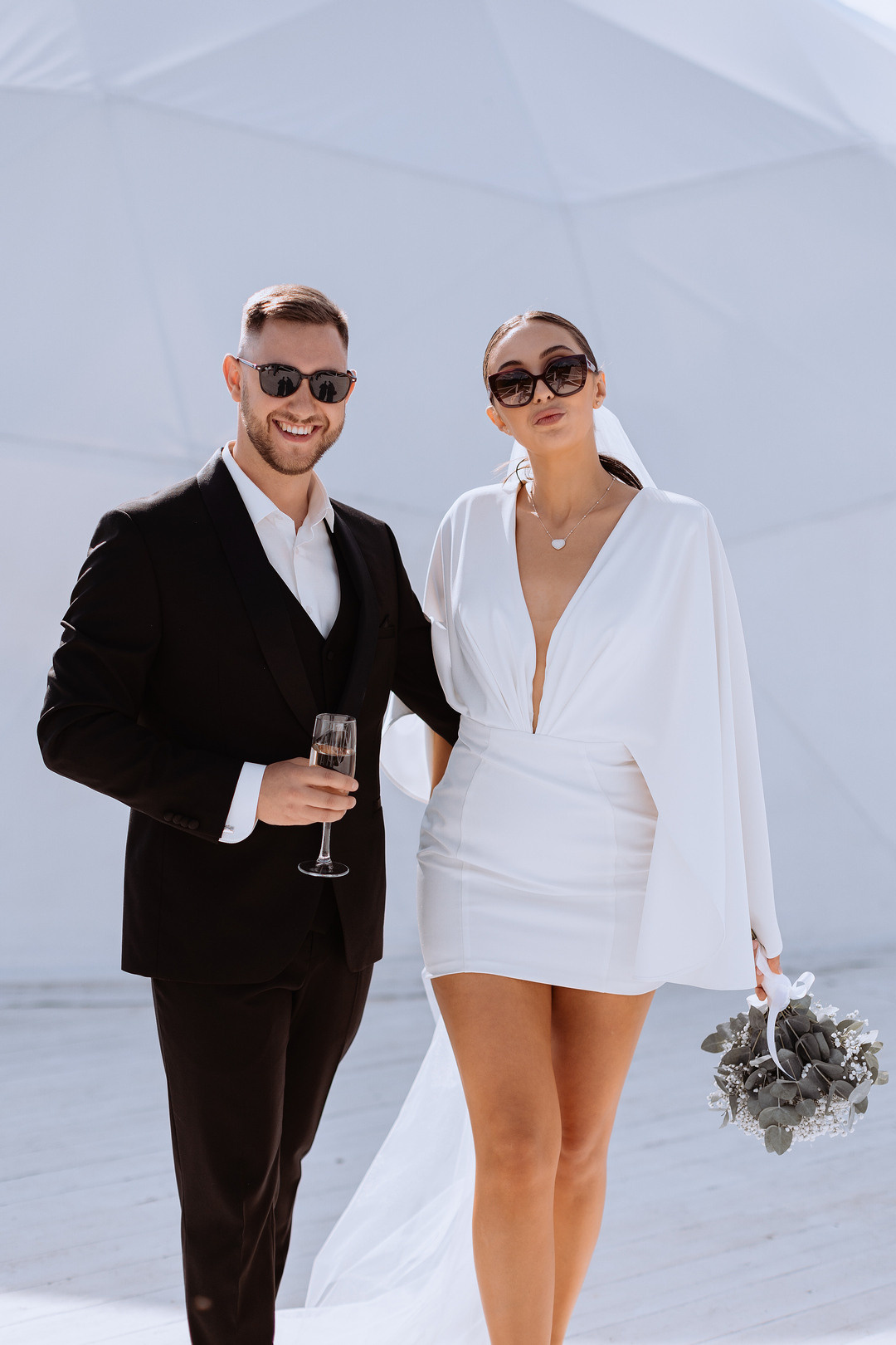  Влюбленные на фоне ярославского кремля