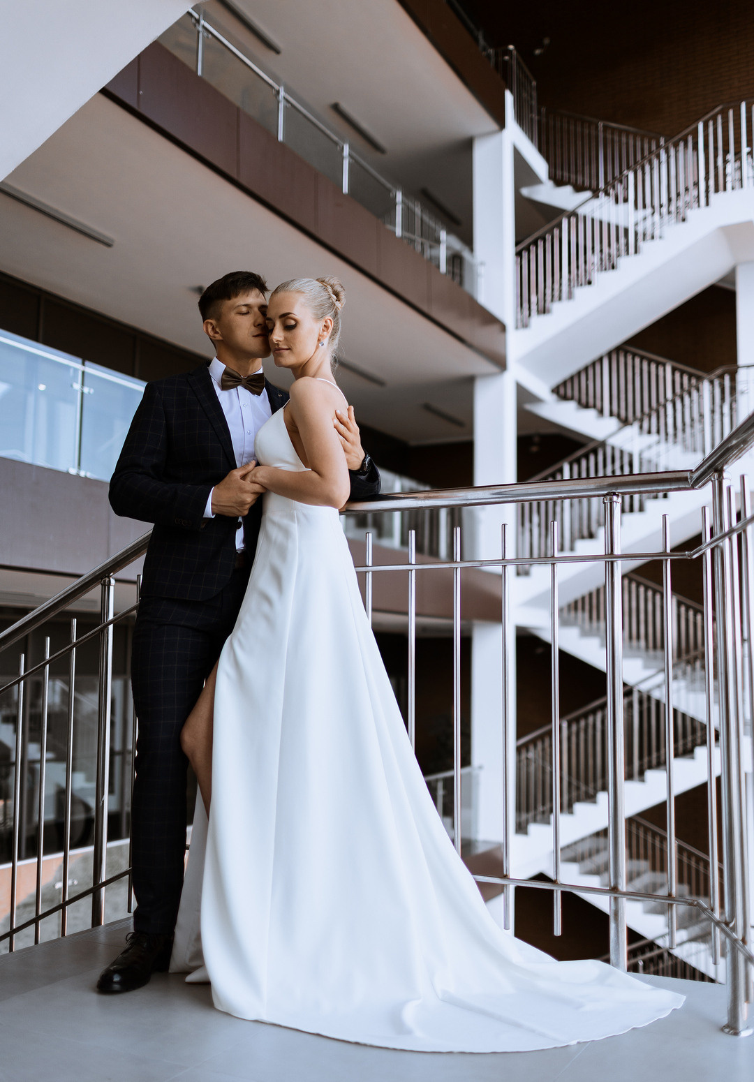  Жених и невеста в кабриолете у Азимут Ярославль  