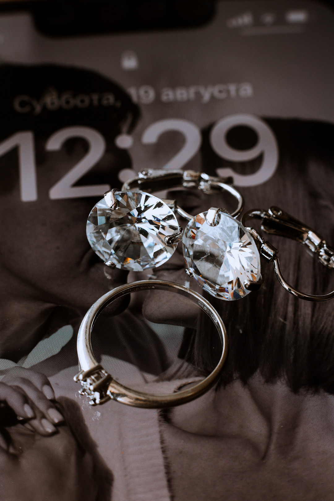  Прекрасная пара с букетом гортензий и пионов  