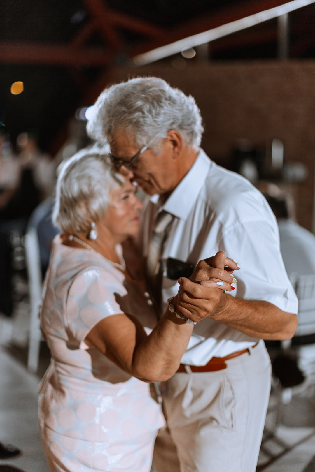  Свадебный банкет под фонарями