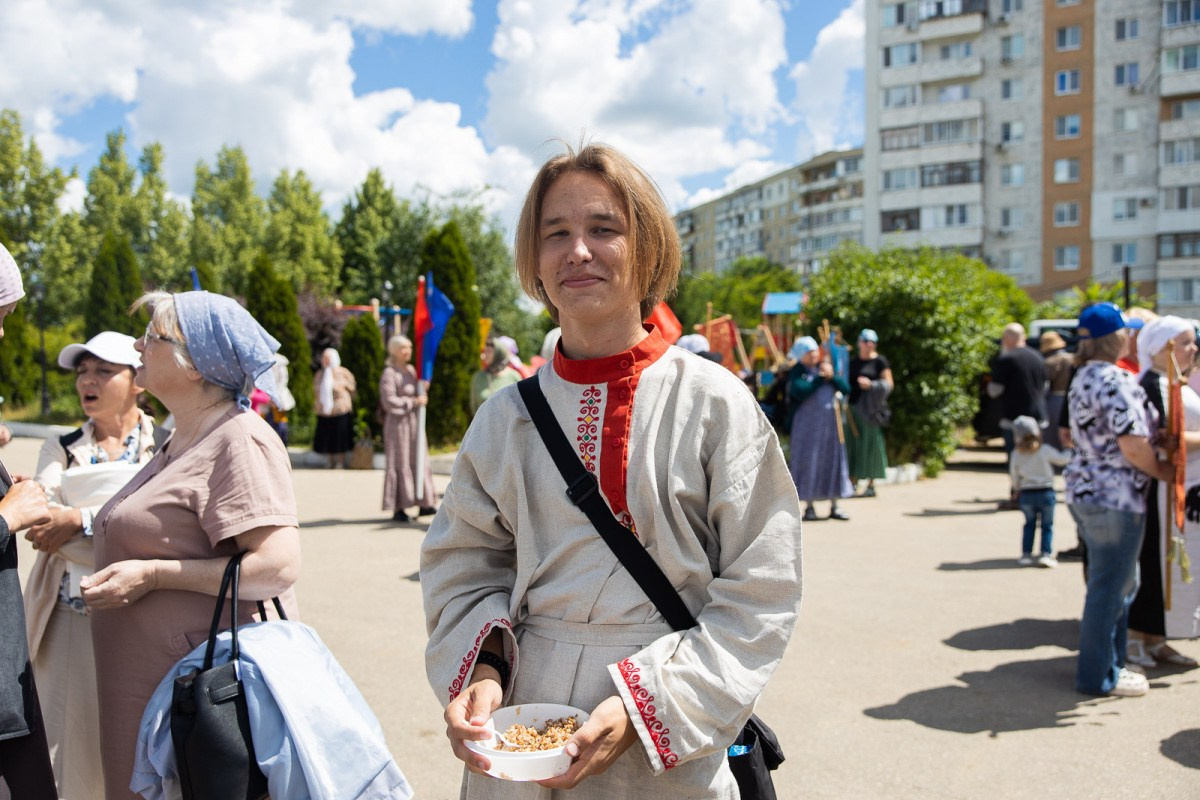 Архиерейское Богослужение в Неделю 4-ю по Пятидесятнице. Саратовское Северо-Западное благочиние