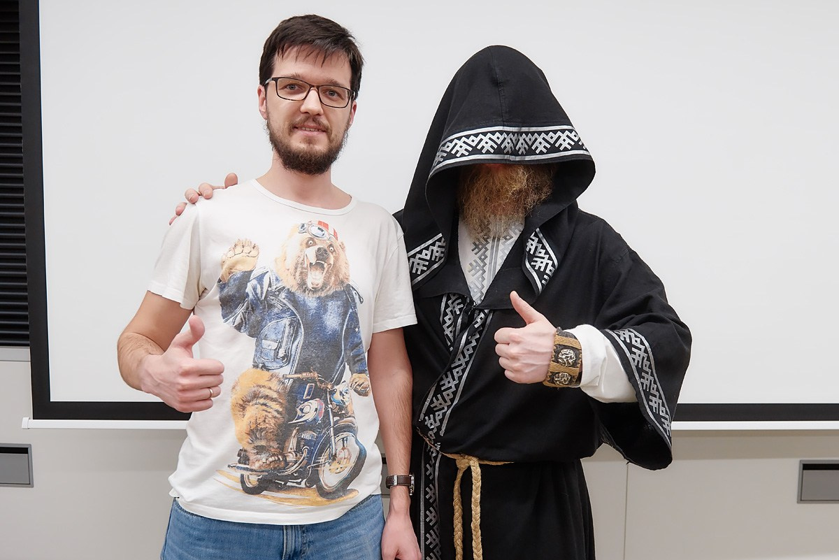 Нейромонах Феофан в Avito. Репортажный фотограф в Москве Вадим Францев