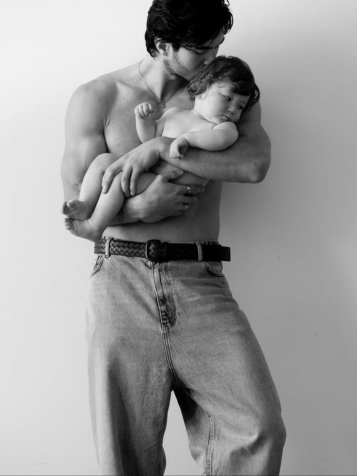 НЬЮБОРН. Фотограф для маркетплейсов Михаил Бове