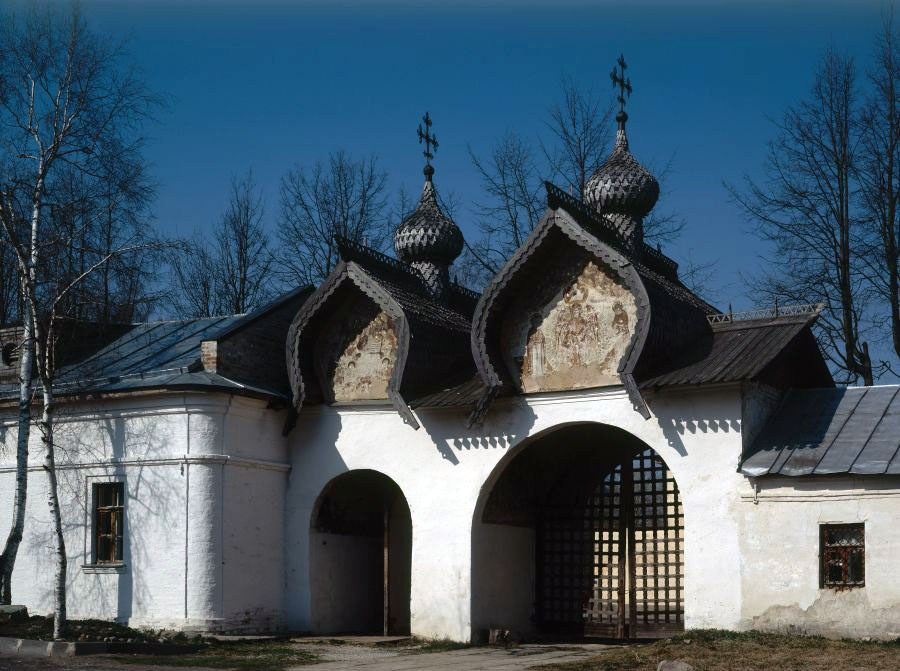 Святые ворота Знаменского собора. 17в. Новгород