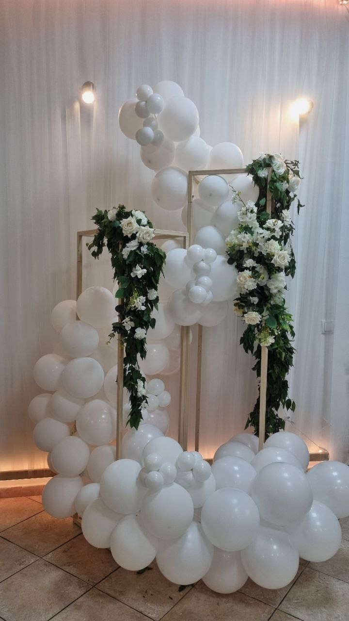 Vjenčanje Devojačko veče Prosidba Dekoracije za vjenčanje Dekoracije za devojačko veče Dekoracije za prosidbu Dekoracija za vjenčanje Dekora. Шары с гелием, фотозоны Нови Сад Белград. Balone i dekoracije od balona Novi Sad Beograd