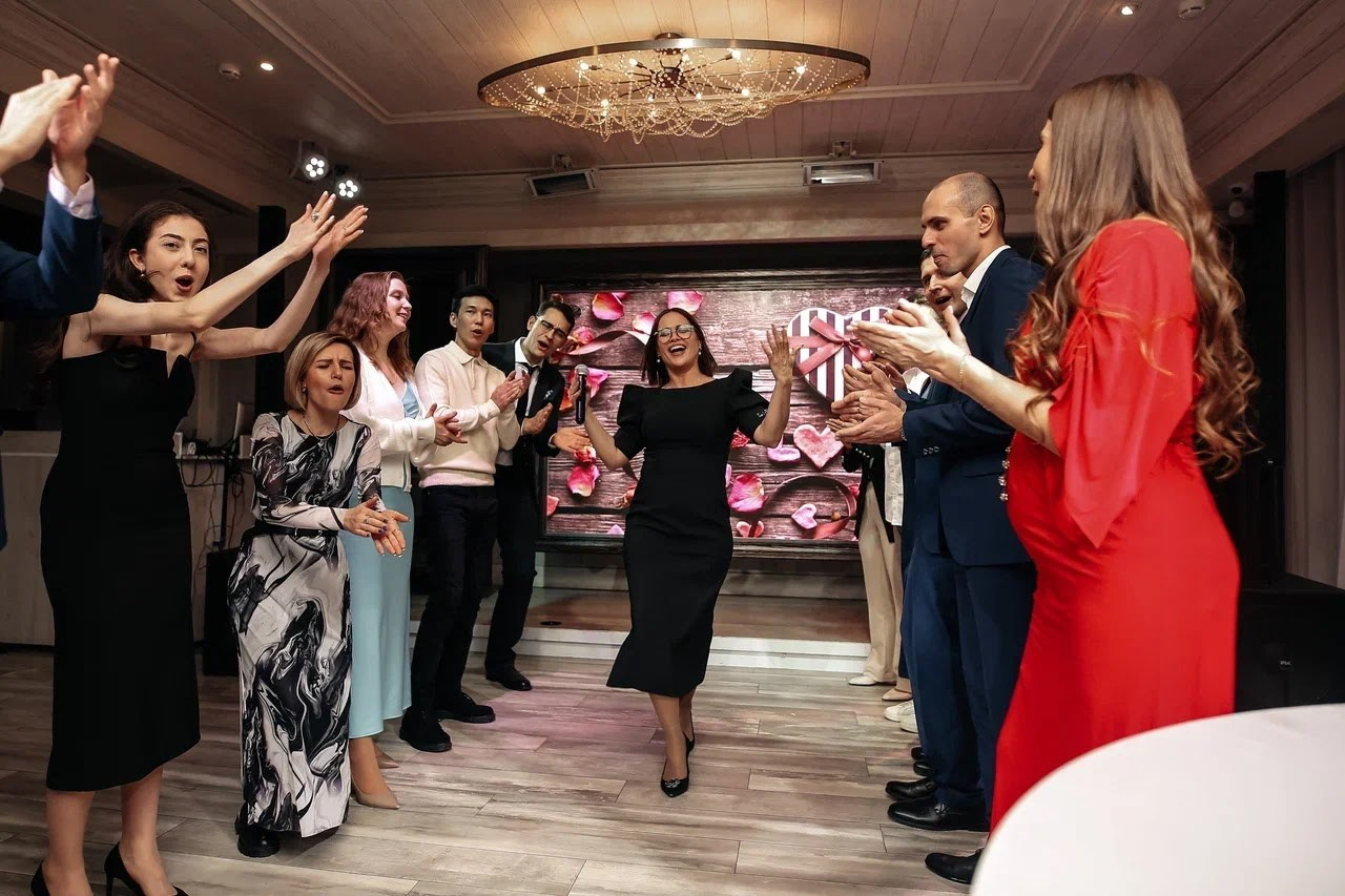 Ведущий на свадьбу в Москве и Московской области. Проведение свадьбы. Свадьба в Москве