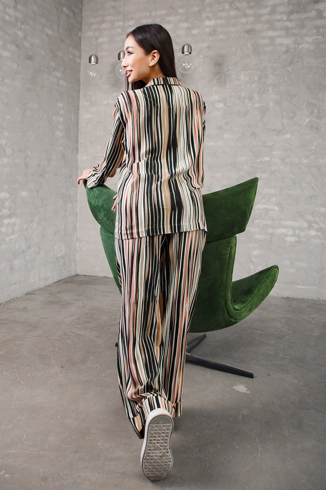 Реклама женской одежды. Натан Супервайзер по Продакшену