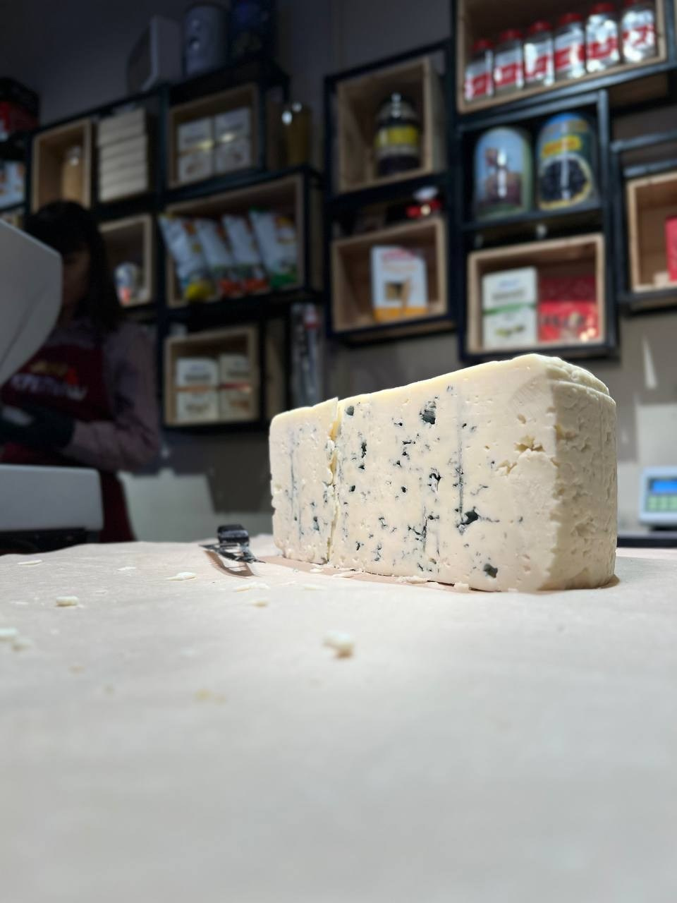 ФРОМАЖЕР (СПЕЦИАЛИСТ ПО ПОДБОРУ СЫРА)