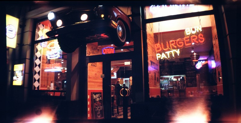 Слайдовые снимки Тверской улицы. Рекламный и коммерческий фотограф | Георгий Романов