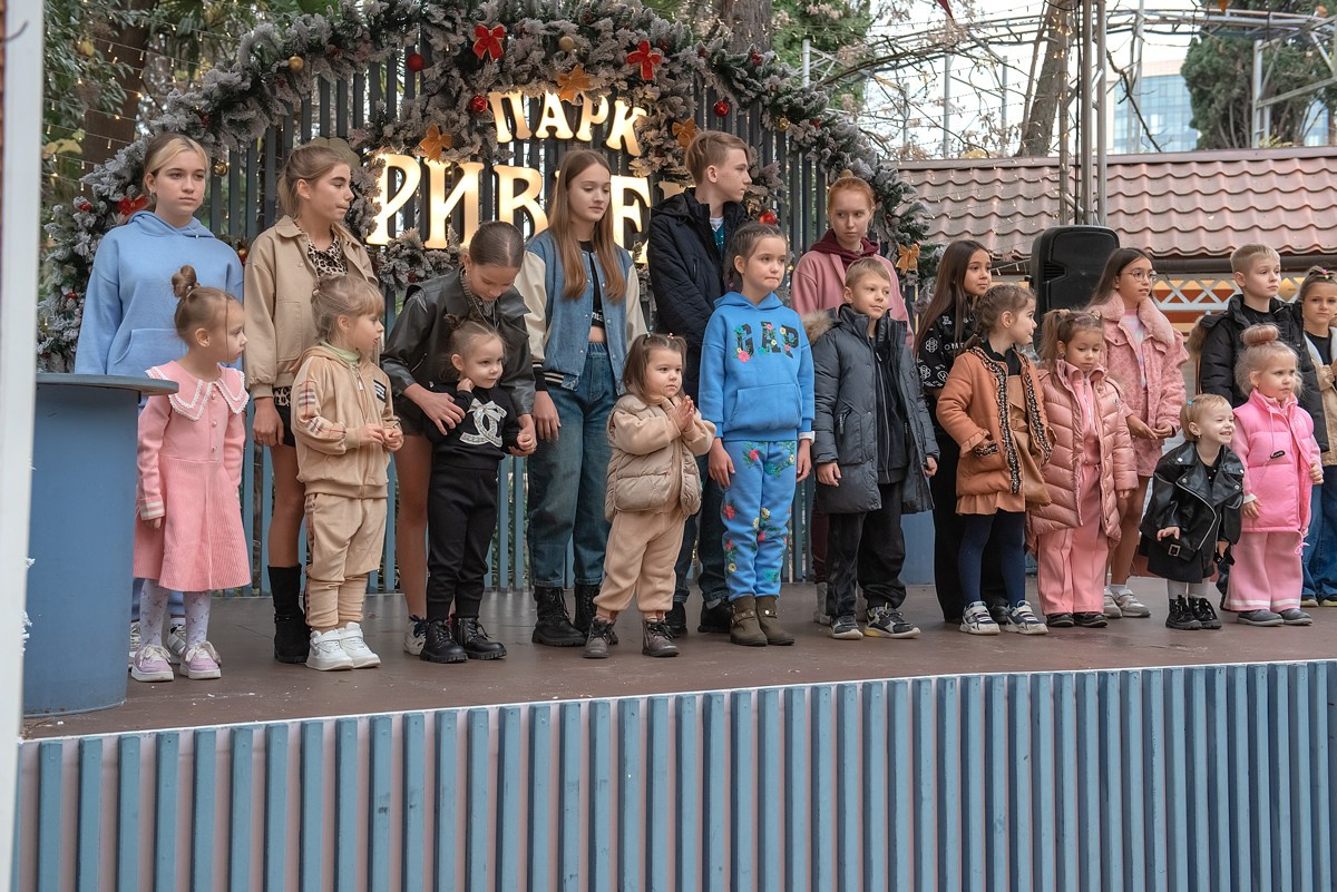 Парк Ривьера дефиле HAPPYkids. Семейный и коммерческий фотограф в Сочи Александр Бодунов