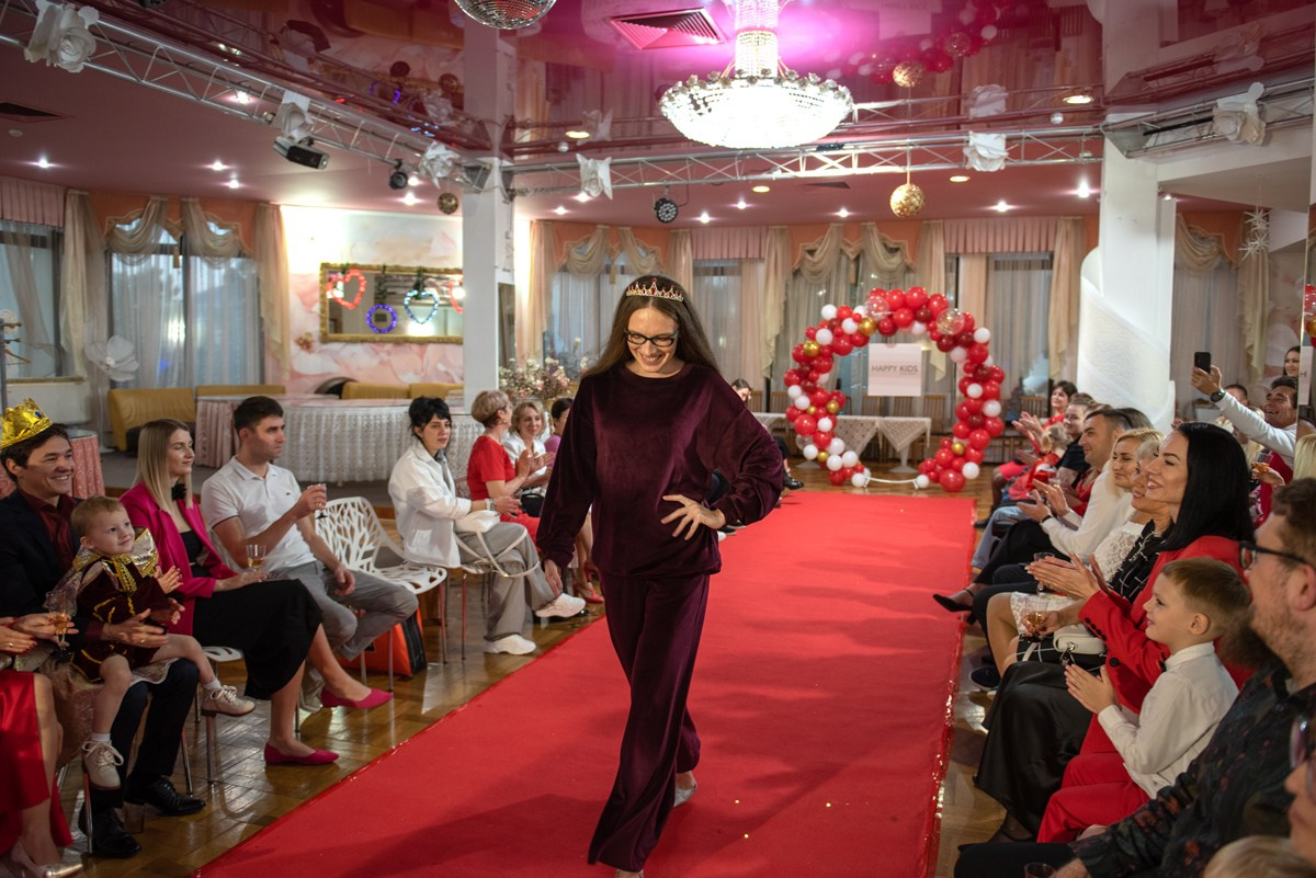 Выпускной в детской школе моделей HAPPYkids 2024. Семейный и коммерческий фотограф в Сочи Александр Бодунов