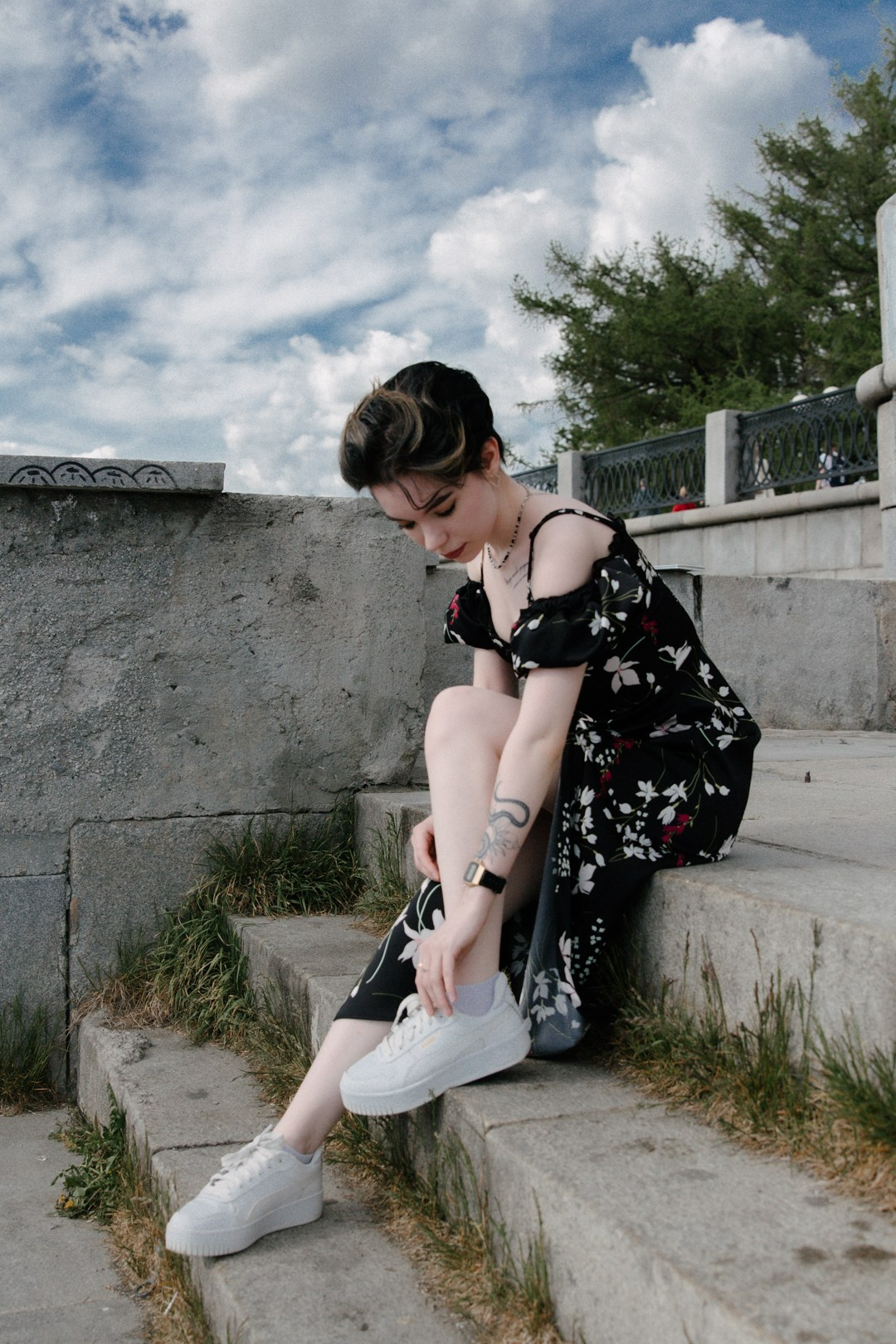 Портрет Насти и цветущей вишни. Фотограф Настя Булочка Екатеринубрг