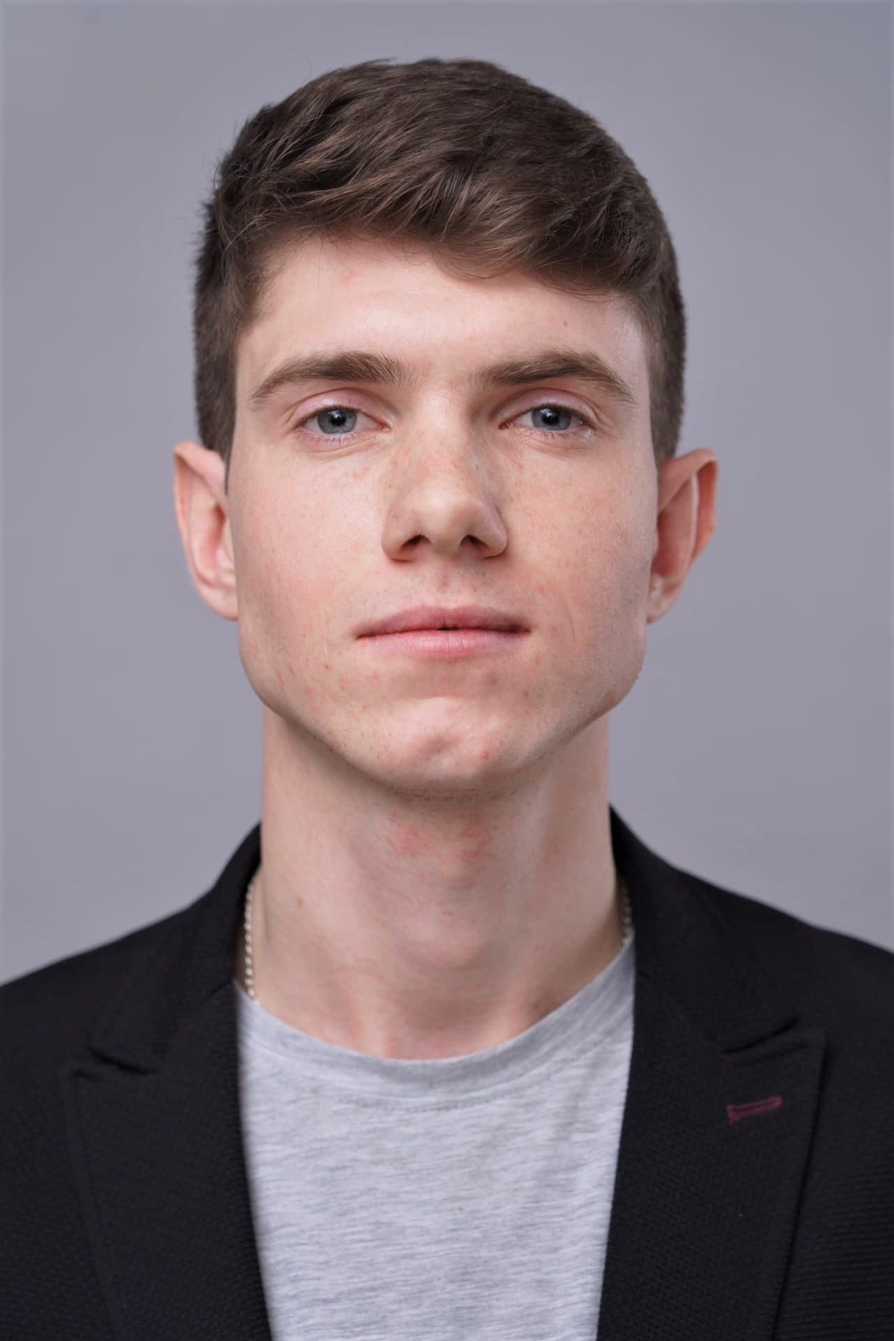 Дмитрий, 180 см, 46-48 р-р. KED Production — продакшн из СПб. Создаём фото, видео и контент, который помогает брендам и селлерам продавать больше