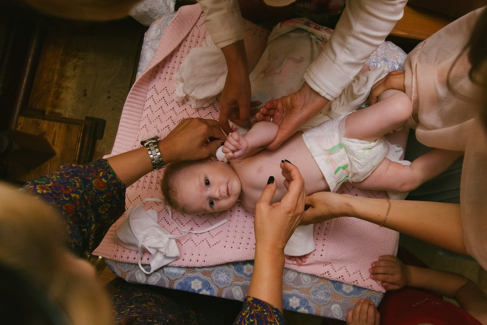 Крещение Церковь Иконы Божией Матери Казанской. Вырица. Фотограф на крещение в Санкт Петербурге