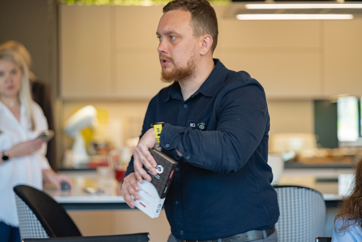 Презентация от Алексея Мурина: официального представителя брендов Slotex, Eterno, Greenlam, Duropal, Fundermax, Sensola и Abet Laminati. ВУД ТВОРЕЦ мебельная фабрика|ТВОРЕЦ студия мебели