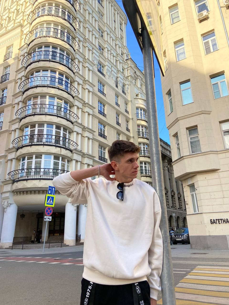 Дмитрий, 180 см, 46-48 р-р. KED Production — продакшн из СПб. Создаём фото, видео и контент, который помогает брендам и селлерам продавать больше