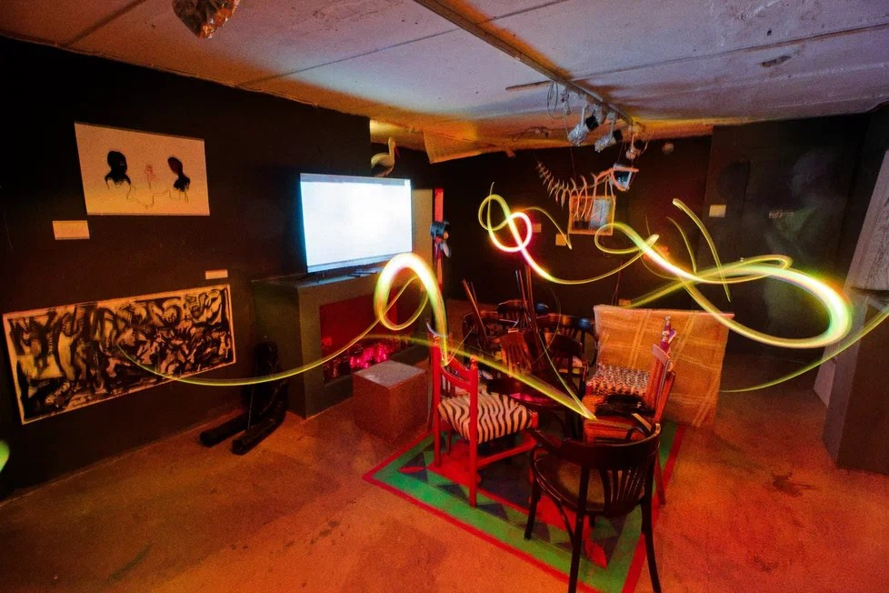 Пороги. Елизавета Иванова — независимый куратор, культуролог, исследователь художественных практик, художник