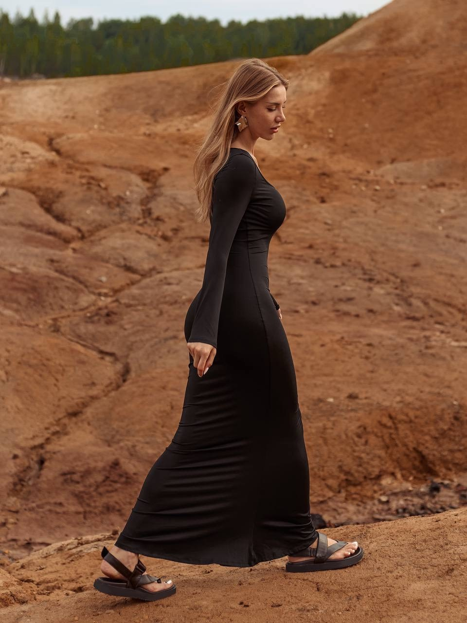 Платья на Уральском Марсе. Коммерческий фотограф Дарья Горбачева