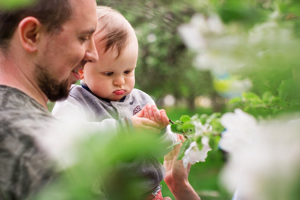 Весенняя фотосессия в яблоневом саду. Фотограф в Москве Татьяна Байкова