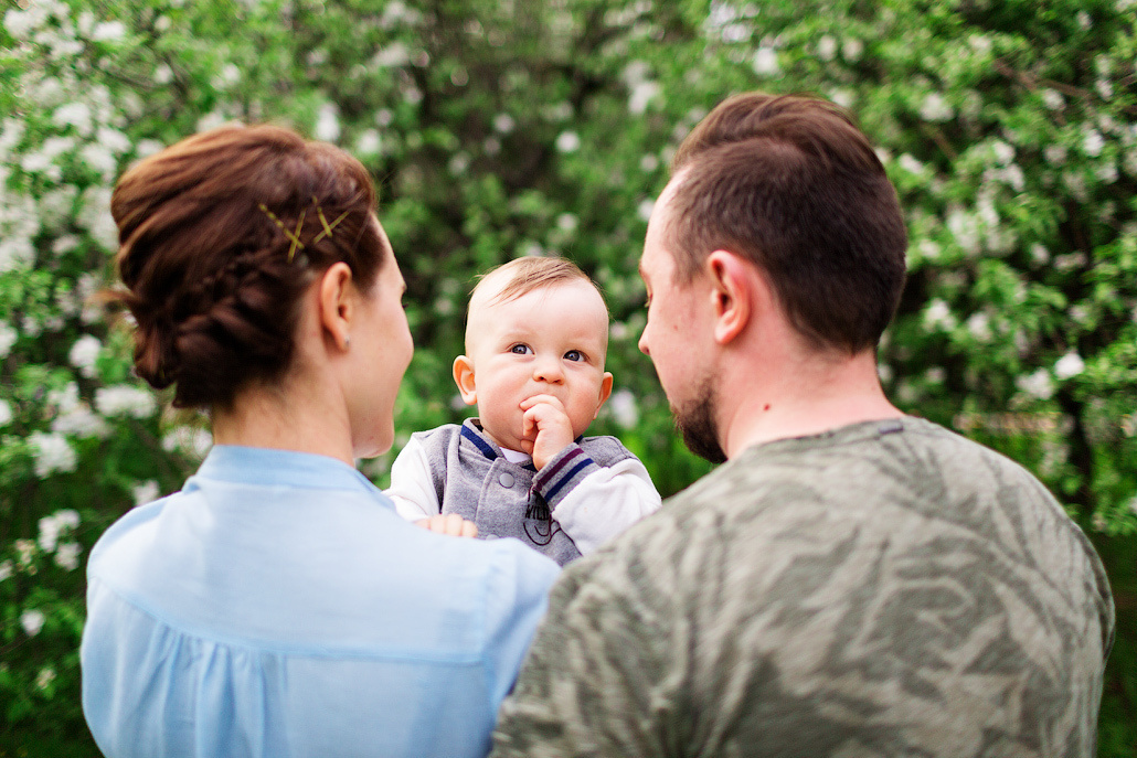 Весенняя фотосессия в яблоневом саду. Фотограф в Москве Татьяна Байкова