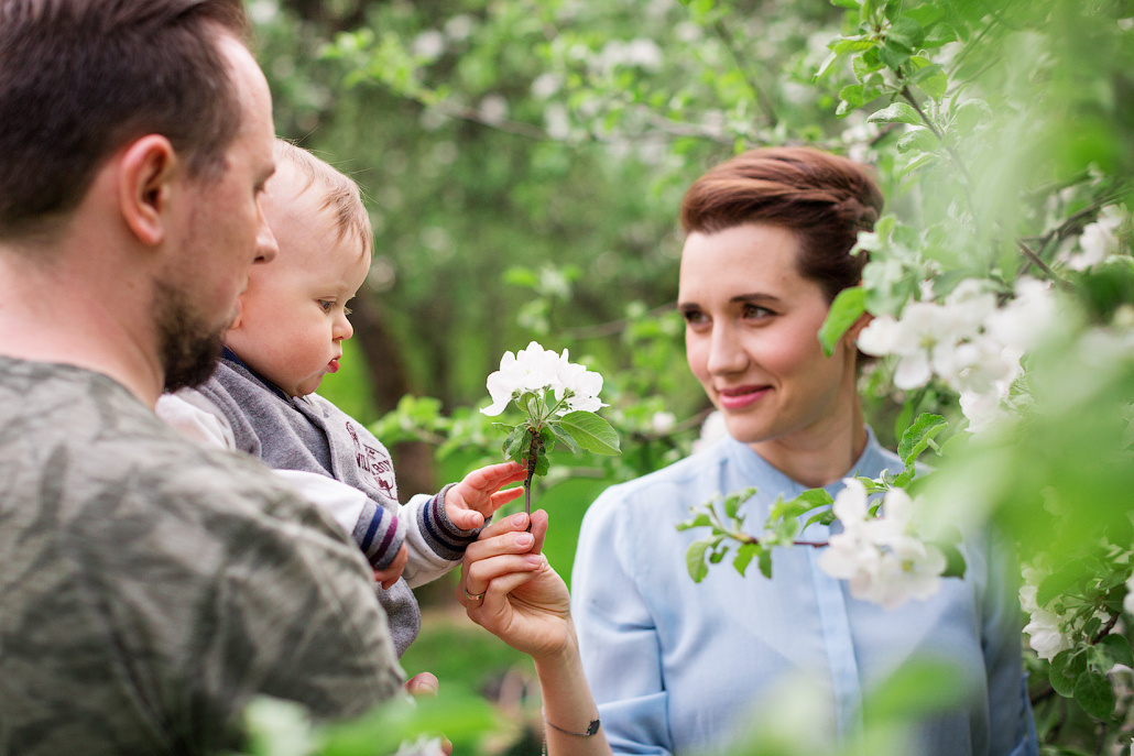Весенняя фотосессия в яблоневом саду. Фотограф в Москве Татьяна Байкова