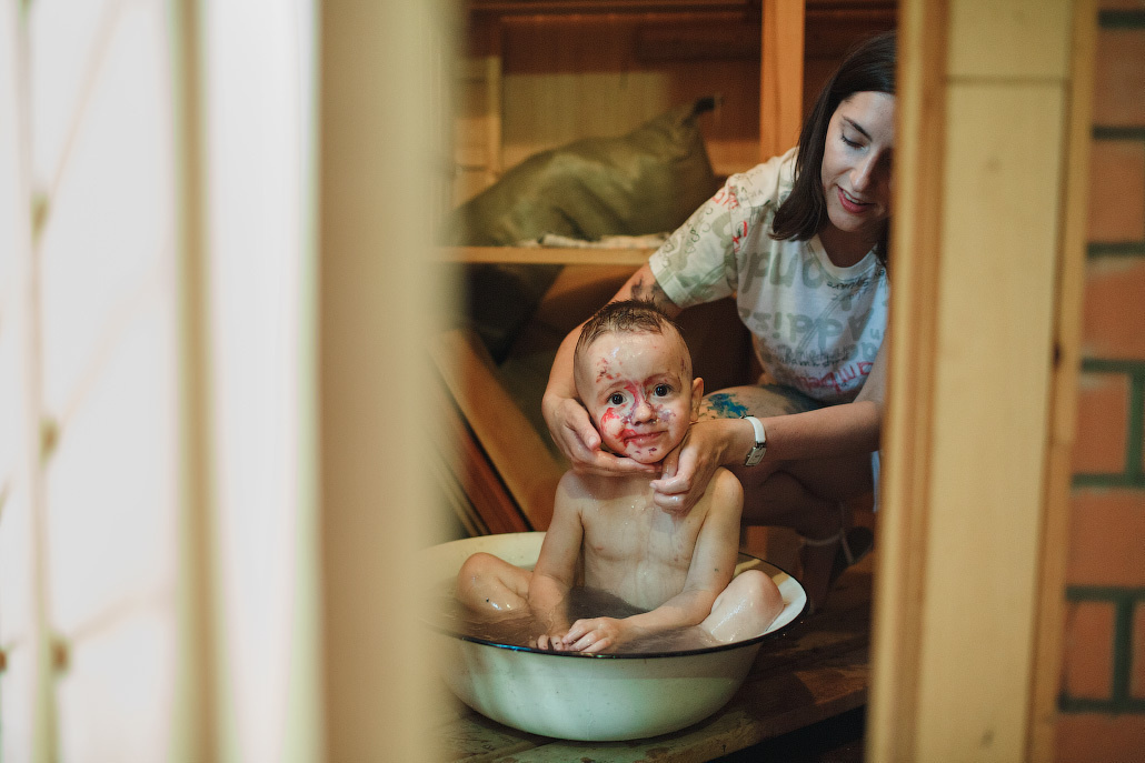 Семейная фотосессия двух братьев на даче. Фотограф в Москве Татьяна Байкова