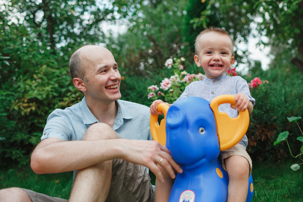 Семейная фотосессия двух братьев на даче. Фотограф в Москве Татьяна Байкова