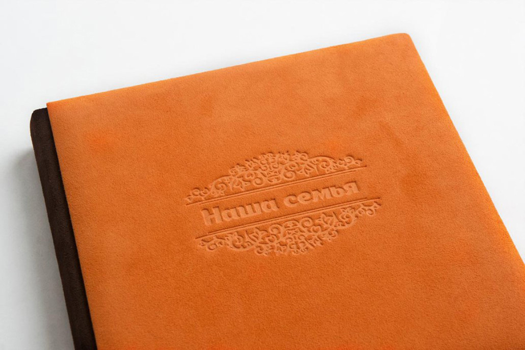 Весенняя фотосессия в яблоневом саду. Фотограф в Москве Татьяна Байкова