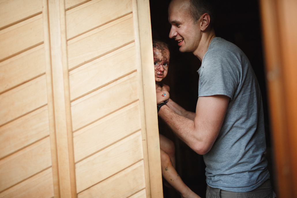 Семейная фотосессия двух братьев на даче. Фотограф в Москве Татьяна Байкова