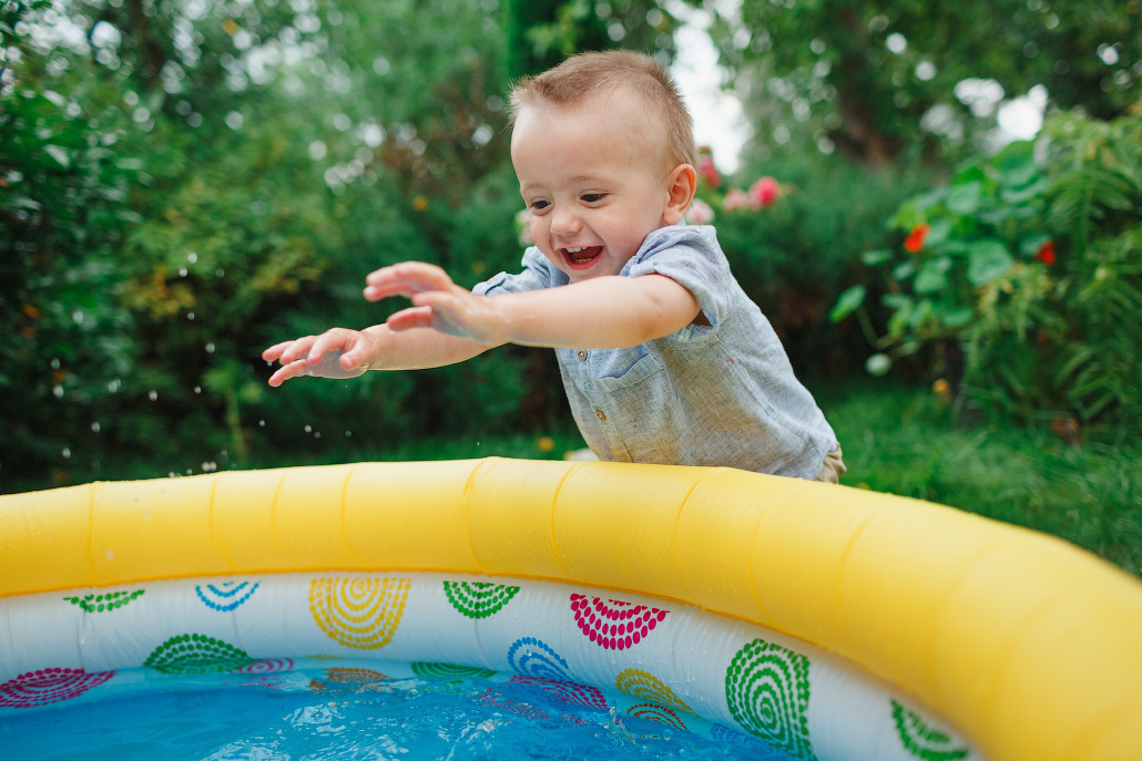 Семейная фотосессия двух братьев на даче. Фотограф в Москве Татьяна Байкова