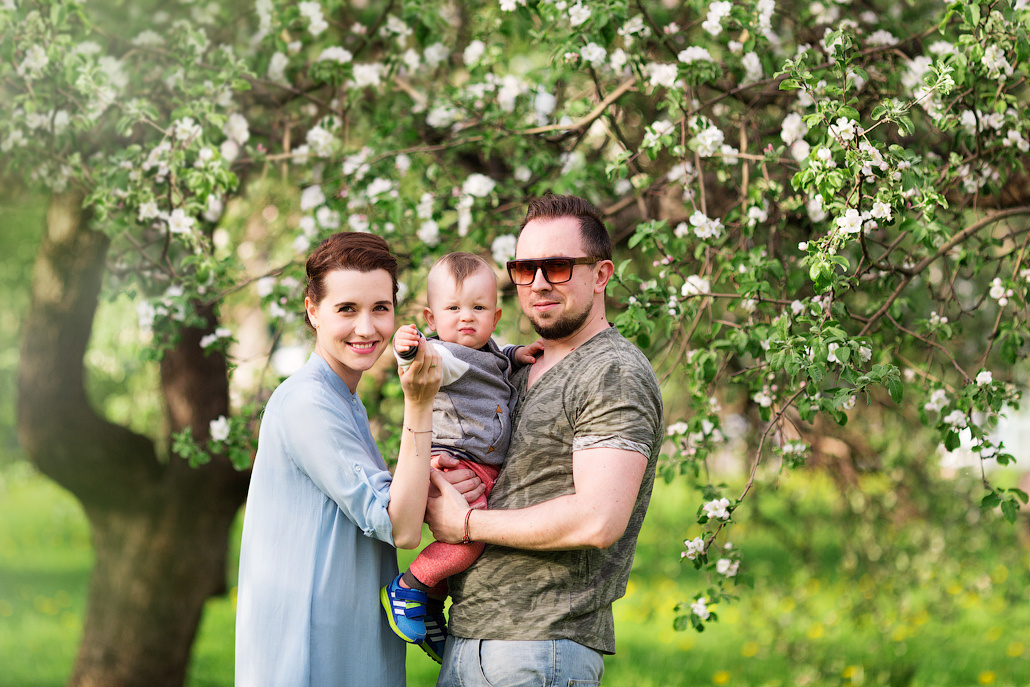 Весенняя фотосессия в яблоневом саду. Фотограф в Москве Татьяна Байкова