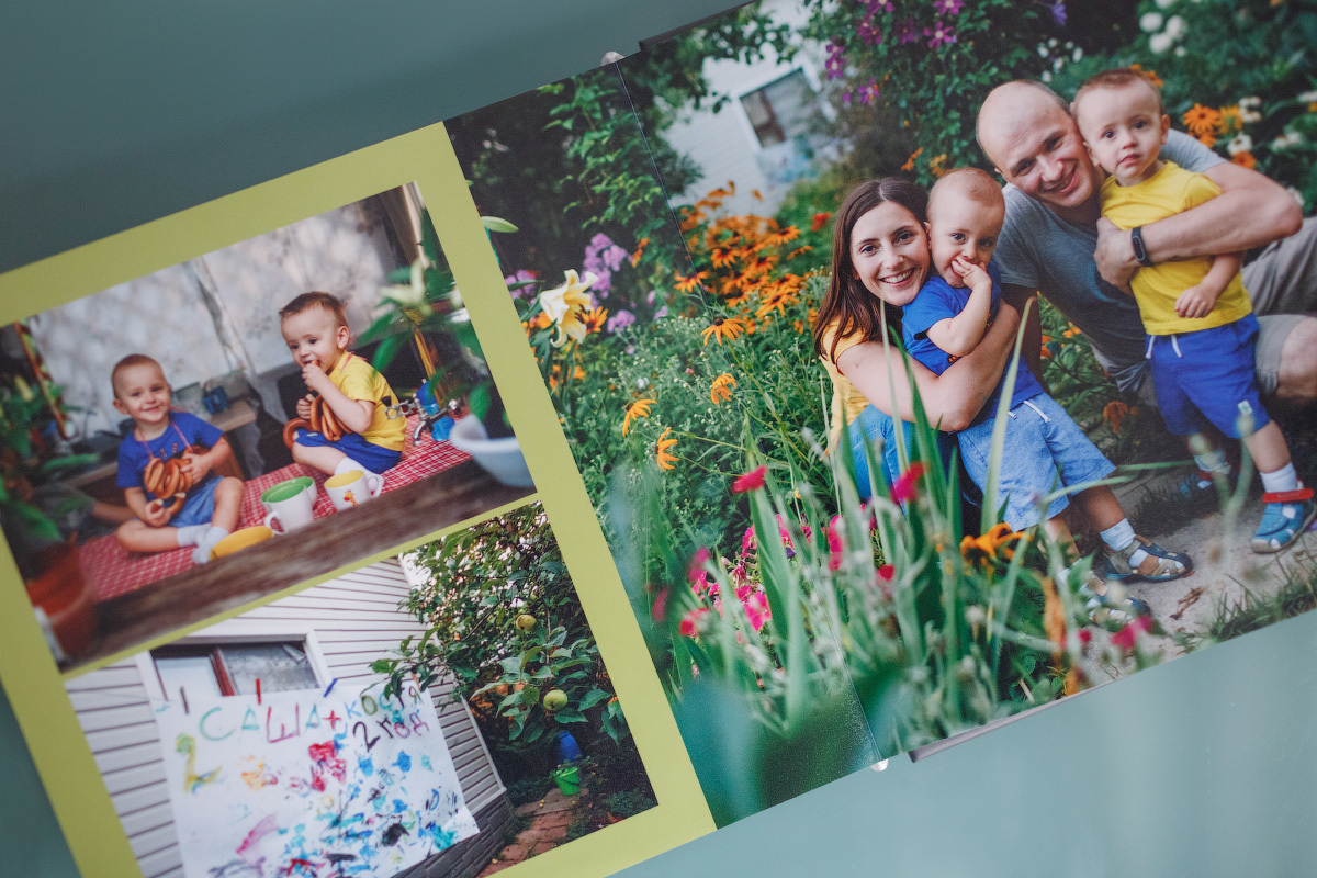 Семейная фотосессия двух братьев на даче. Фотограф в Москве Татьяна Байкова