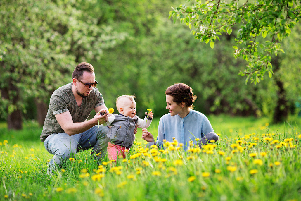 Весенняя фотосессия в яблоневом саду. Фотограф в Москве Татьяна Байкова