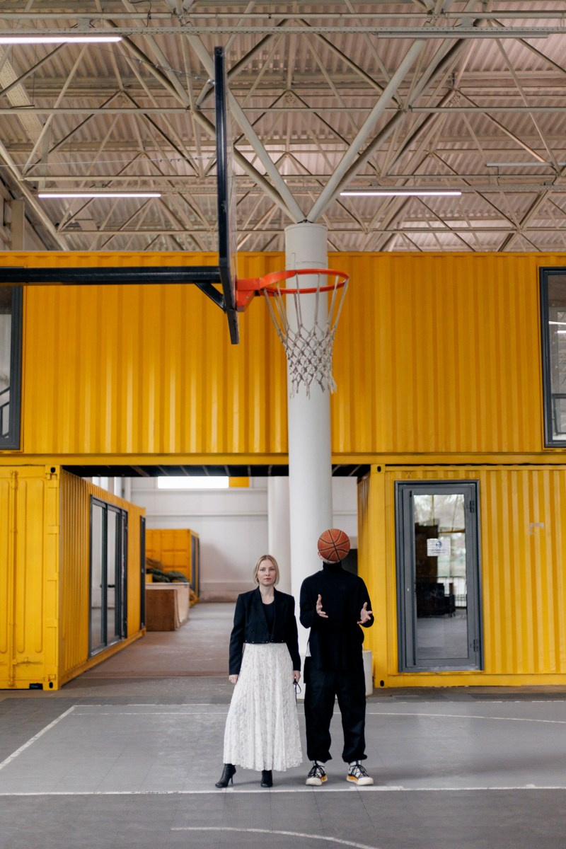 Лавстори с лапшой и жёлтым ангаром. Свадебный и семейный фотограф в Нижнем Новгороде и Москве