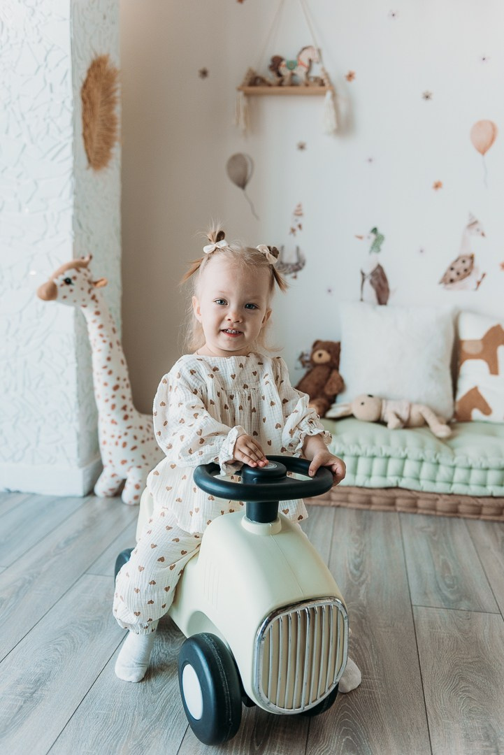 Еве 2 года. Студия Матур