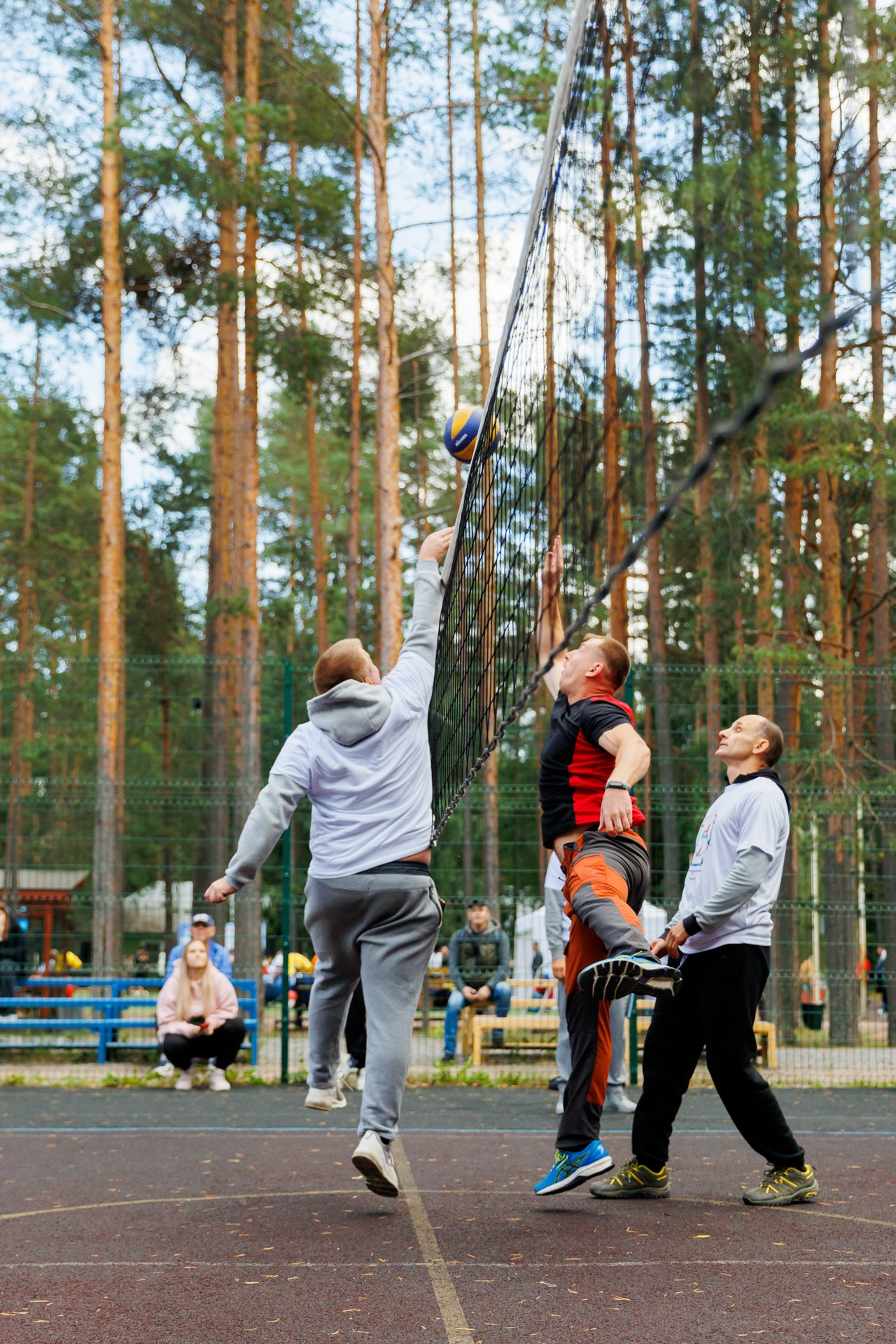 Командообразующее. Фотограф событий, Максим Романенко