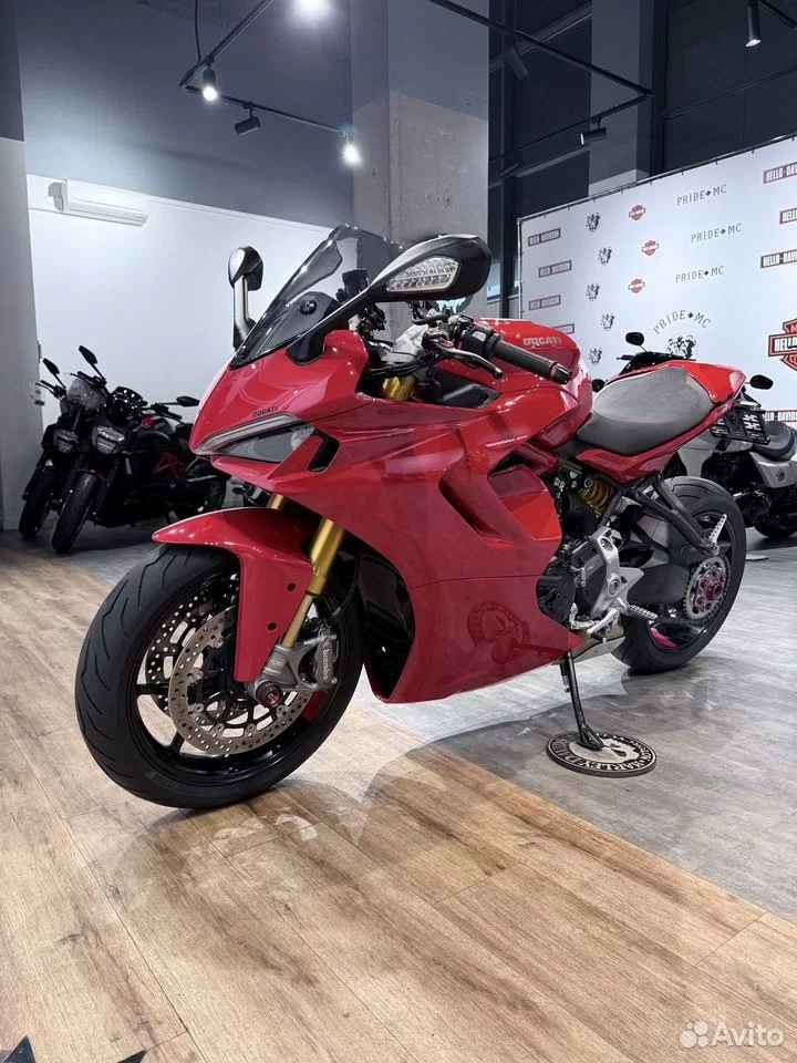 Купить 2023 Ducati Supersport 950S — подробнее на сайте. Hello Davidson, Москва. Только хорошие мотоциклы…